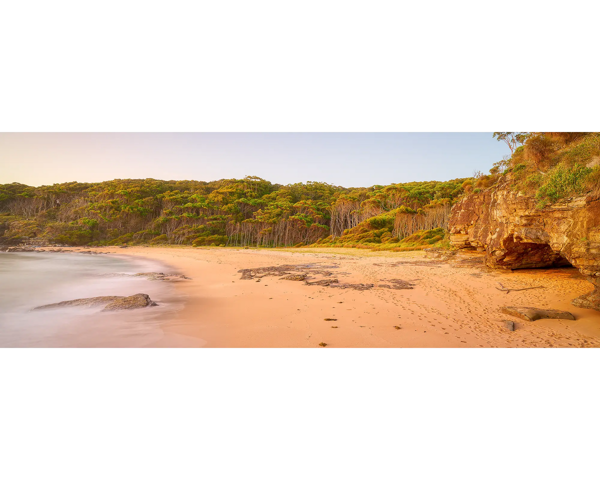 Miller Chill. Sunrise at Emily Miller Beach at the South Coast of New South Wales