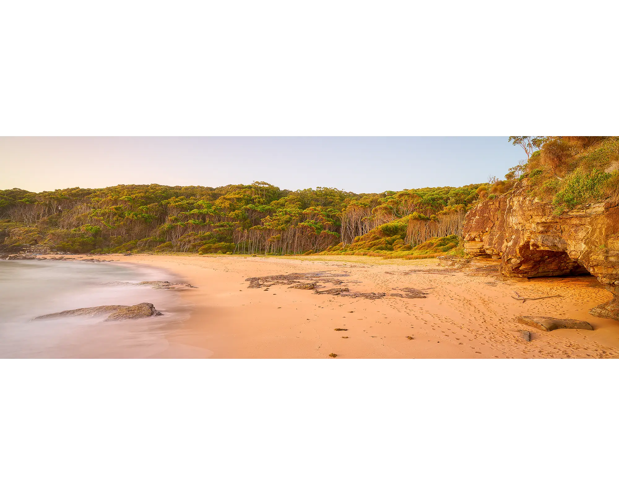 Miller Chill. Sunrise at Emily Miller Beach at the South Coast of New South Wales