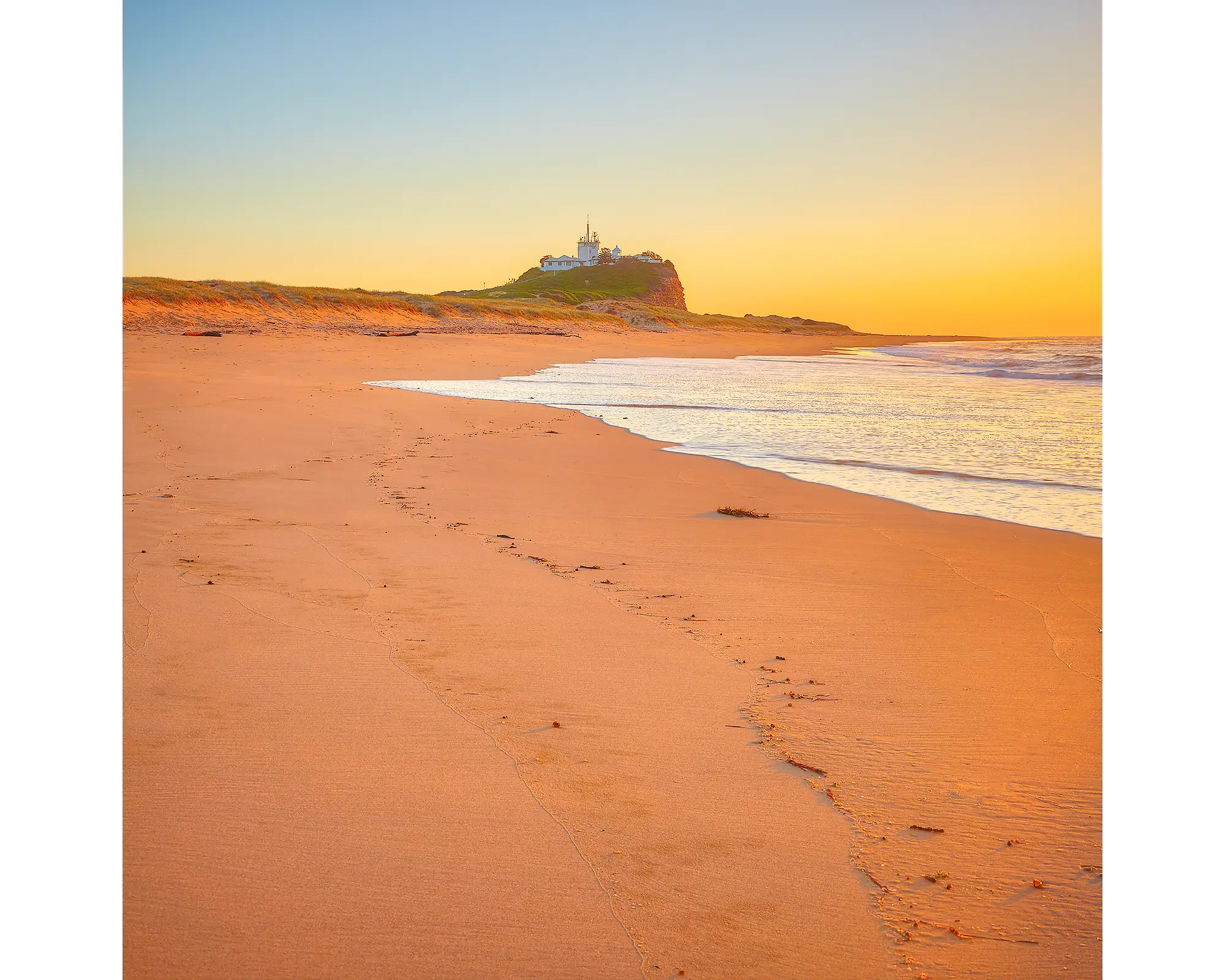 Sunrise at Nobbys Beach, Newcastle, NSW. 