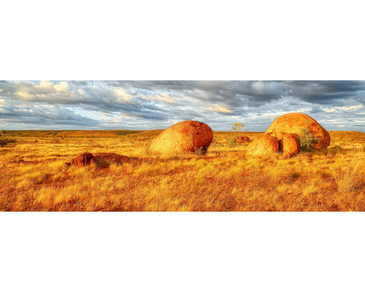 Sunrise at Karlu Karlu (Devils Marbles) Conservation Reserve, NT. 